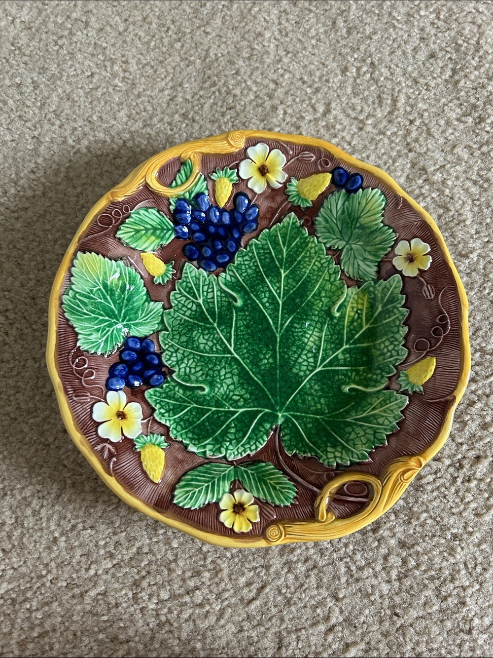 Vintage Mottahedeh Green Leaf Majolica Plate with Yellow /Blue Accents